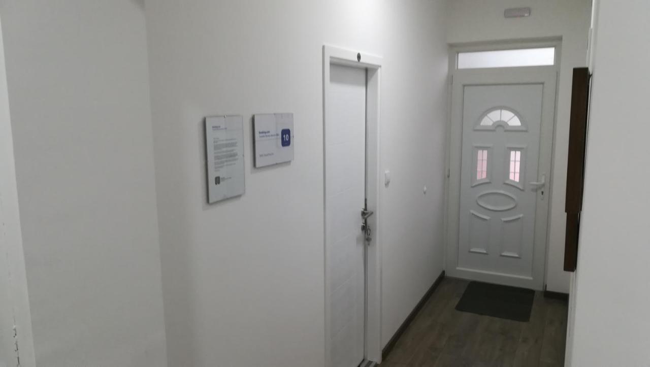 M4U Apartments Ni Екстериор снимка