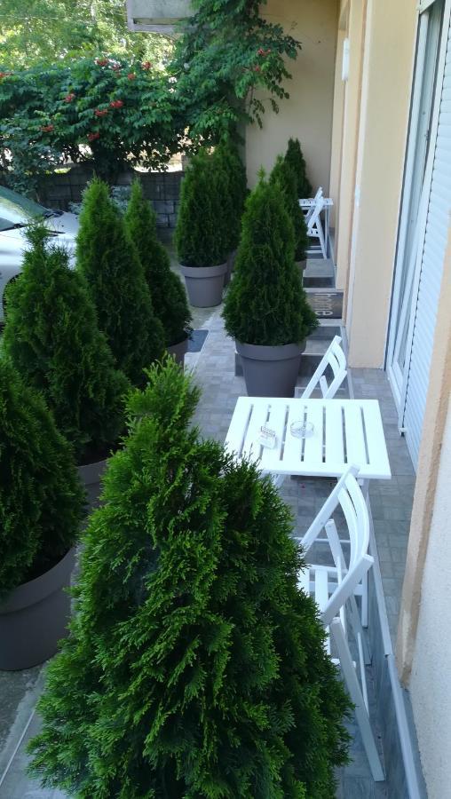 M4U Apartments Ni Екстериор снимка