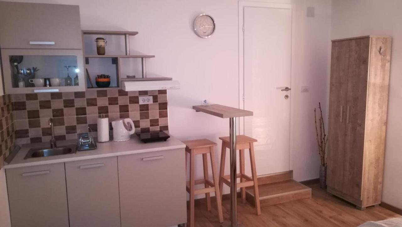 M4U Apartments Ni Екстериор снимка