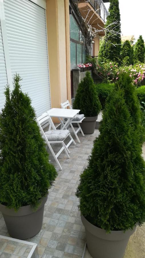 M4U Apartments Ni Екстериор снимка