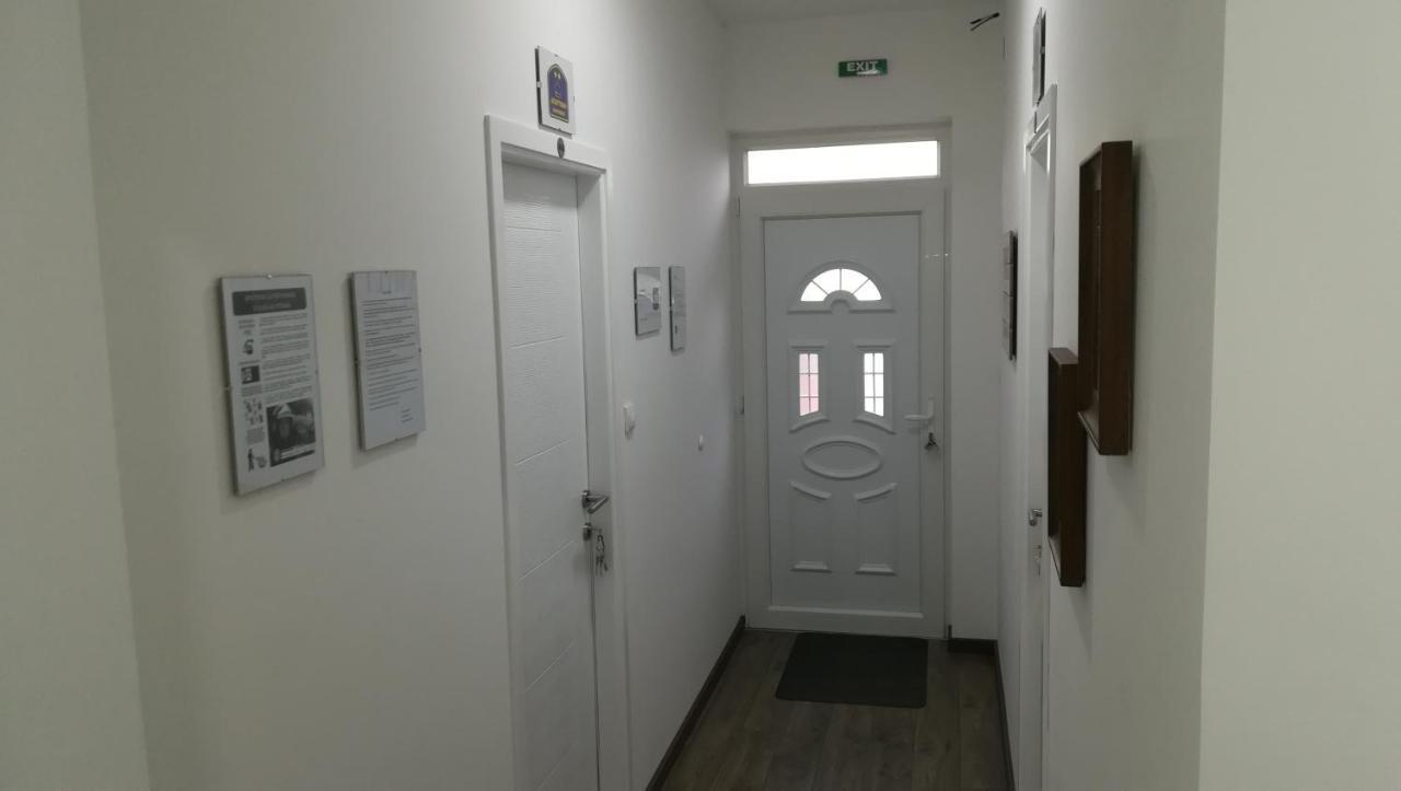 M4U Apartments Ni Екстериор снимка