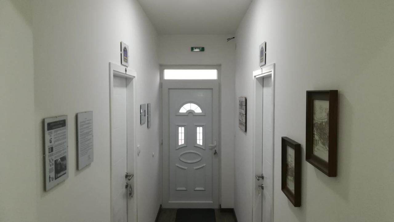 M4U Apartments Ni Екстериор снимка