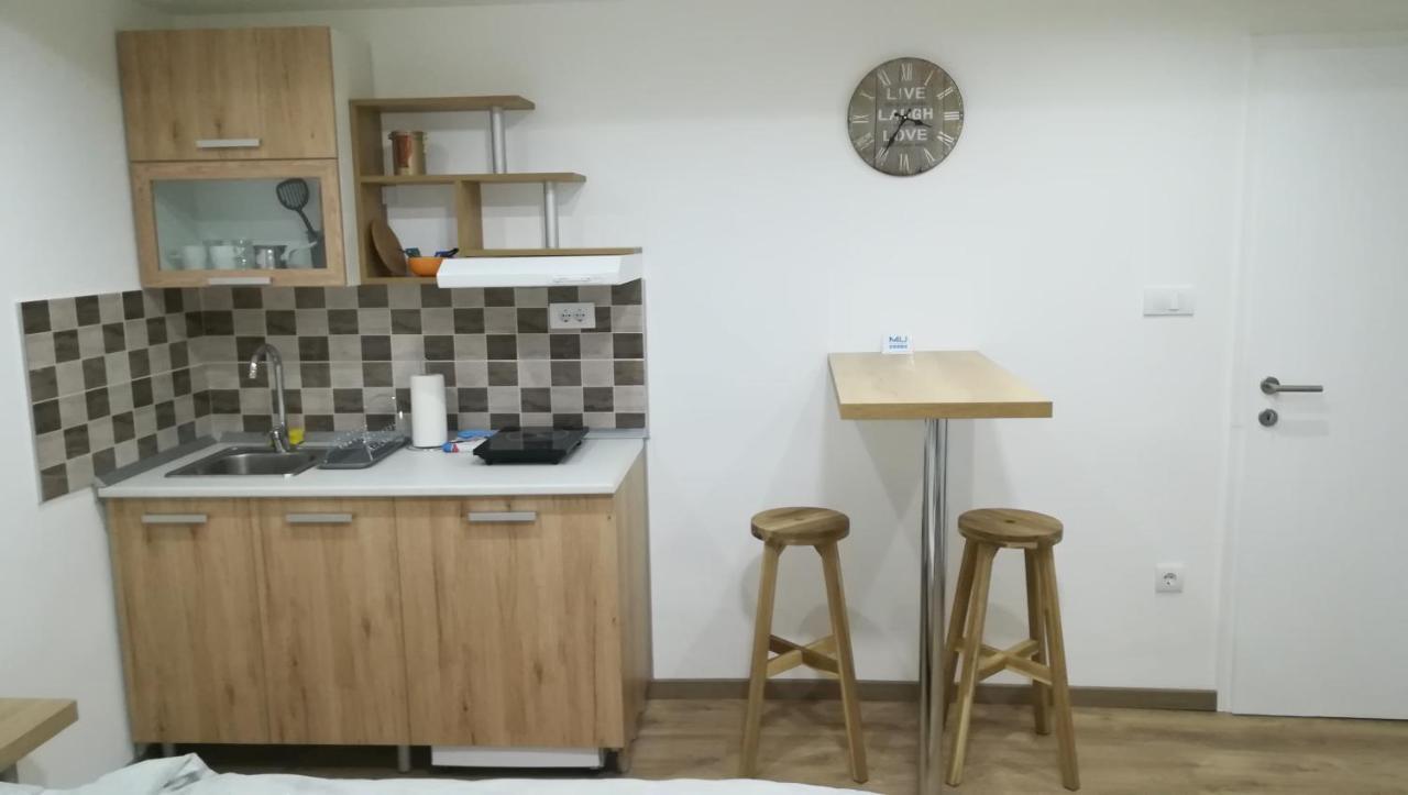 M4U Apartments Ni Екстериор снимка