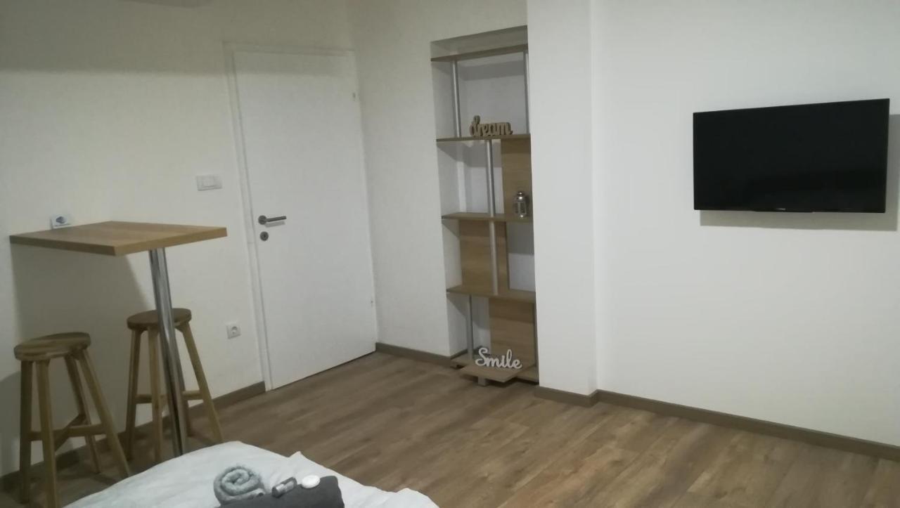 M4U Apartments Ni Екстериор снимка